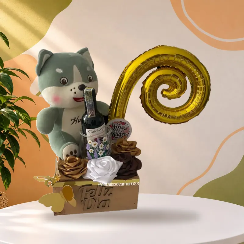 Caja del Día de la Madre con peluche, vino, chocolates y globo dorado