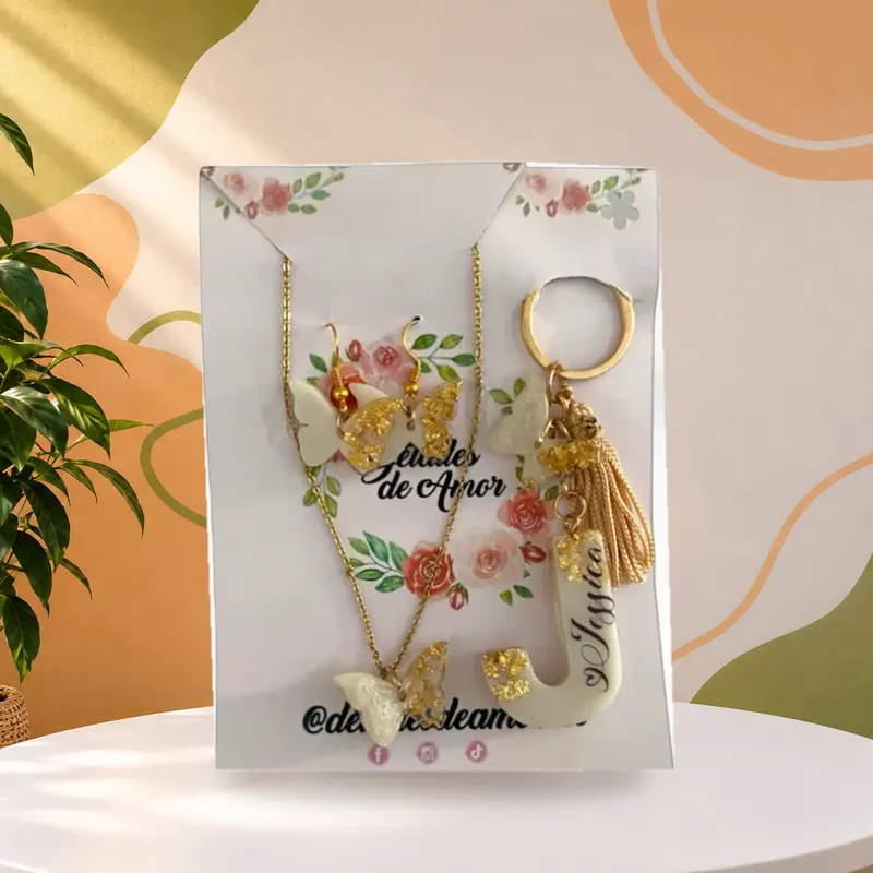 Llavero y collar personalizados de letra en resina