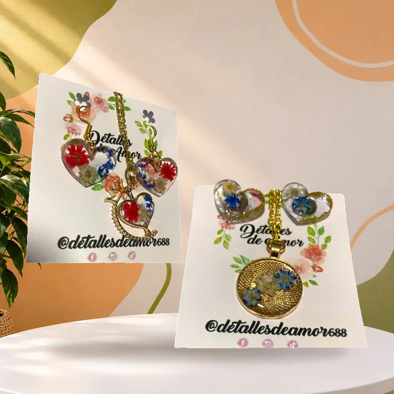 Joyería en resina artesanal con flores naturales secas, Detalles de Amor Medellín