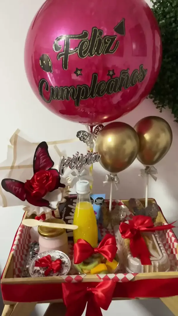 Desayuno sorpresa de cumpleaños Detalles de Amor